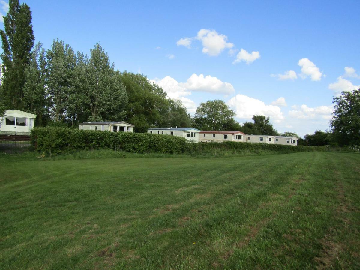 Fenlake Holiday Accommodation Metheringham Exterior foto